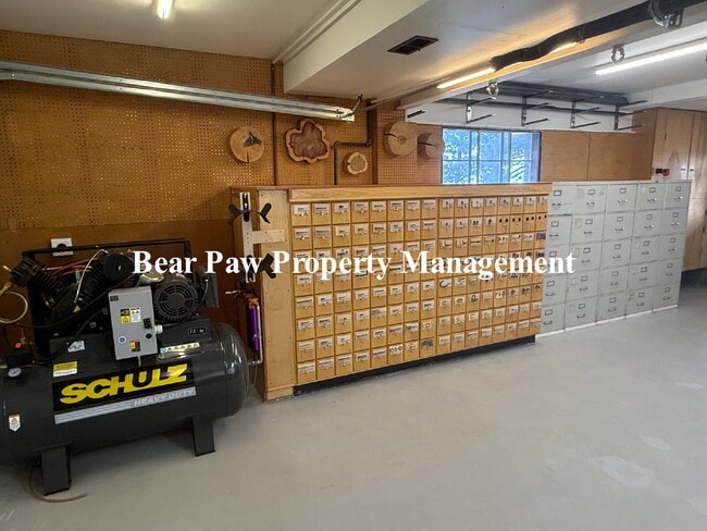 Building Photo - Views for Miles!!