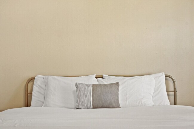 Building Photo - 1335 N Jackson St