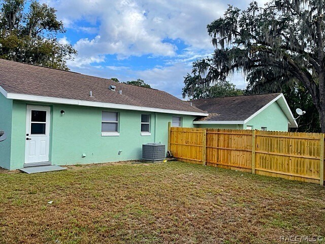 Building Photo - 703 W Dampier St