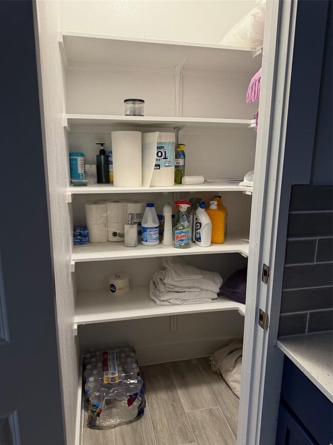 Building Photo - 7904 Hillock Terrace