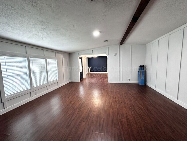 Building Photo - 2325 Salt Creek Trail