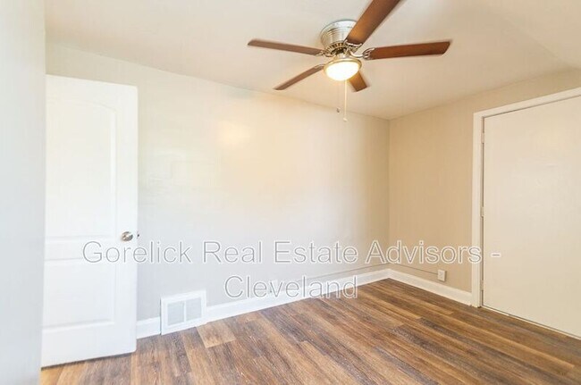 Building Photo - 1340 Sheffield Rd