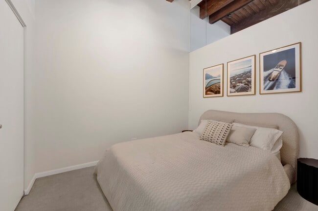 Building Photo - 525 W Superior St