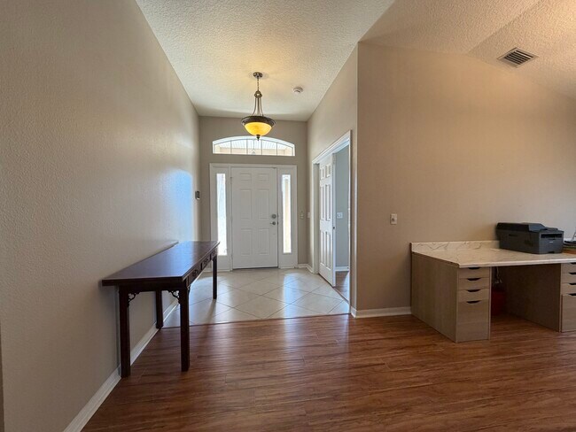 Building Photo - 4720 Decatur Cir