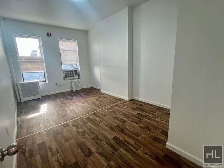 Building Photo - 3BR 1BA Sunny & Renovated w/ Shared Backyard In Flatbush