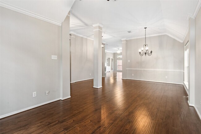 Building Photo - 8415 Trophy Pl Dr