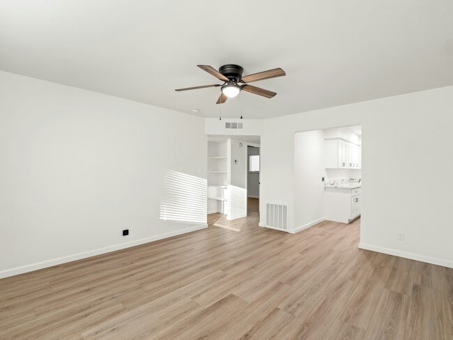 Building Photo - 2126 N Glenn Ave