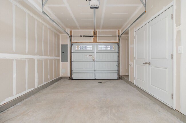 Building Photo - New Construction 3 Bedroom Townhome in Fredericksburg!!!