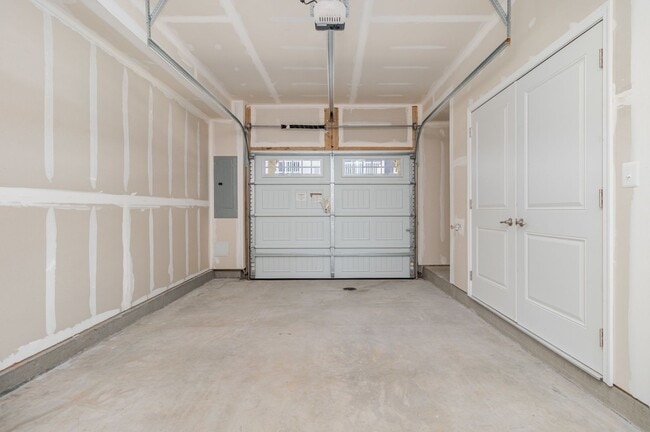 Building Photo - PRICE DROP on New Construction 3 Bedroom Townhome in Fredericksburg!!!