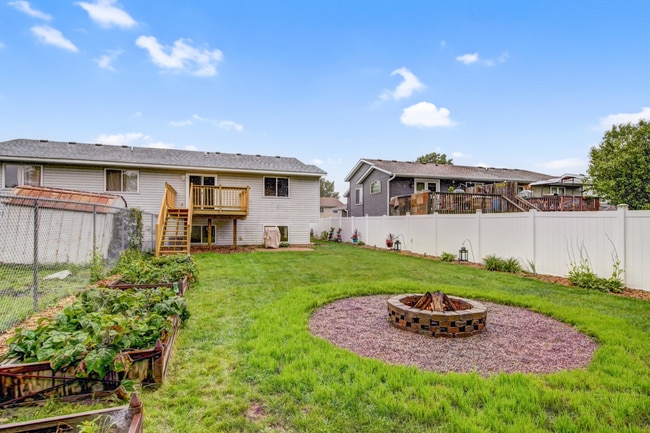 Building Photo - 360 Cari Park Ln