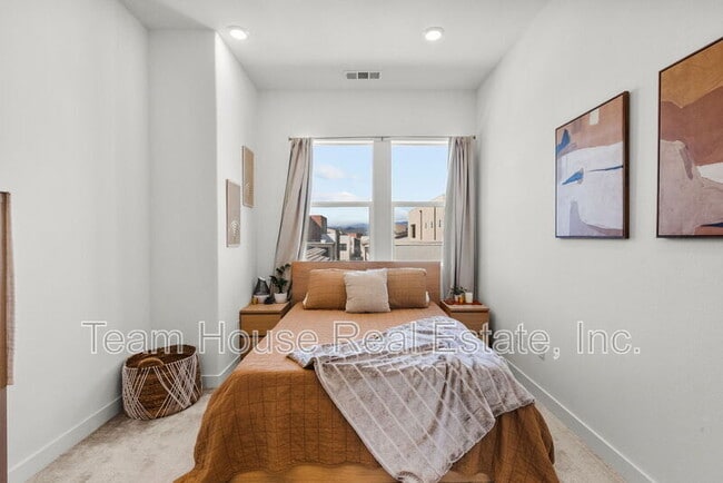 Building Photo - 27466 Mercantile Ct