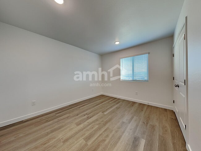 Building Photo - 9817 W Parkway Dr