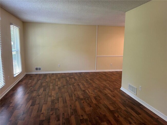 Building Photo - 9775 Loblolly Ln