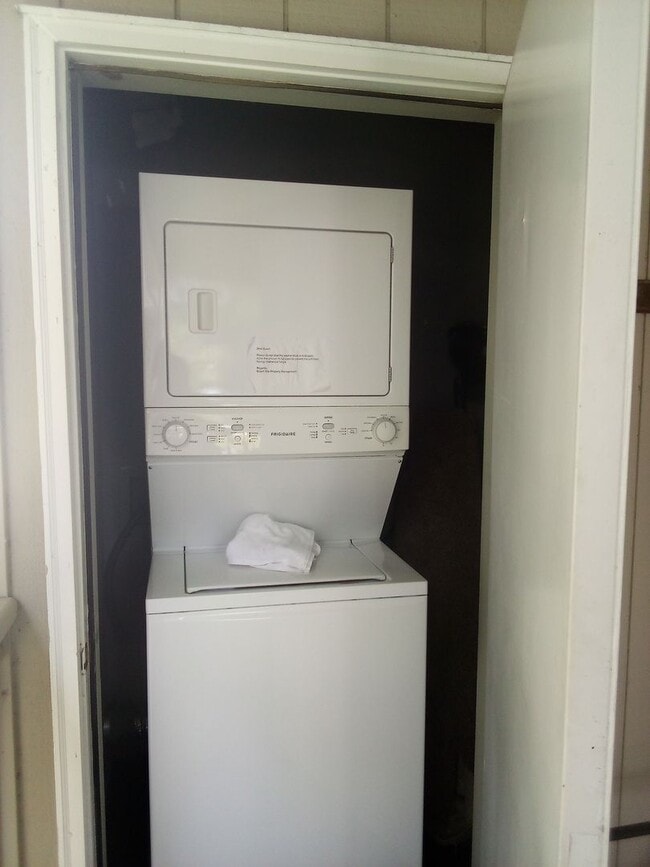 Building Photo - Golf Colony VII Unit 20 J