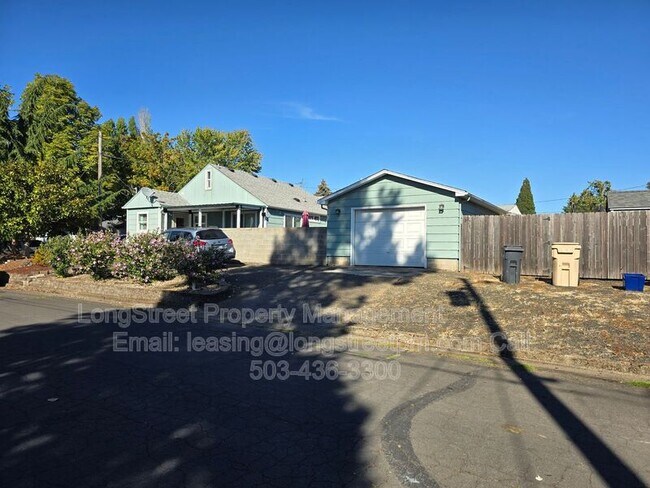 Building Photo - 1740 SW 12th Ave