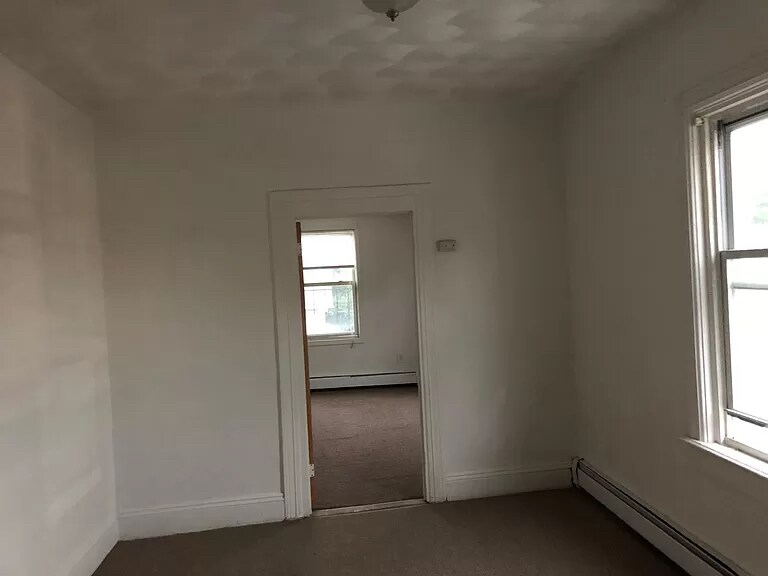 Building Photo - 635 Fall River Ave