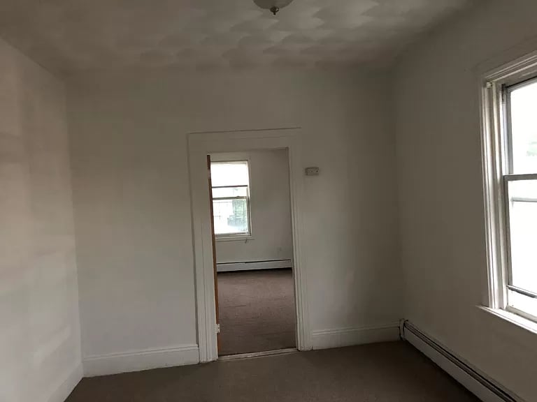 Building Photo - 635 Fall River Ave