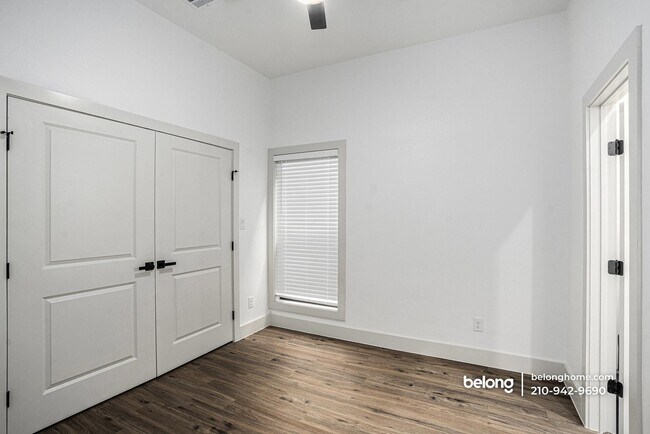 Building Photo - 321 Porter St