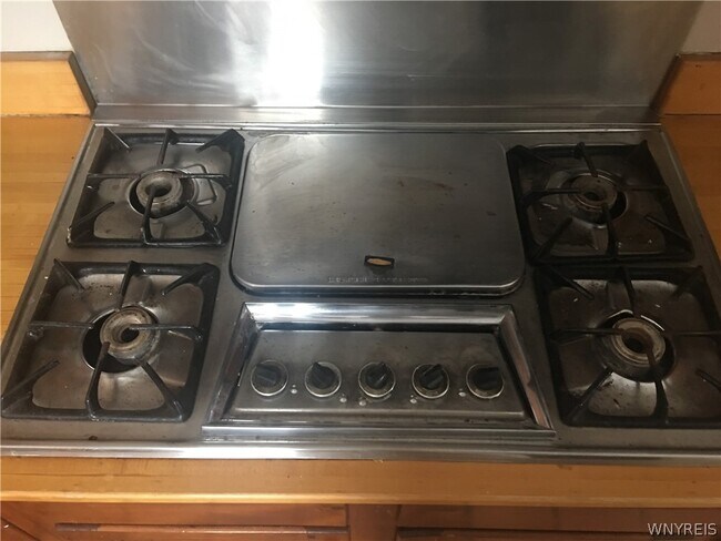 Building Photo - 419 Richmond Ave