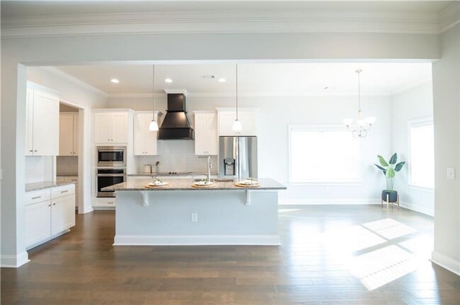 Building Photo - Spacious & Stylish 4BD Home with Loft in C...