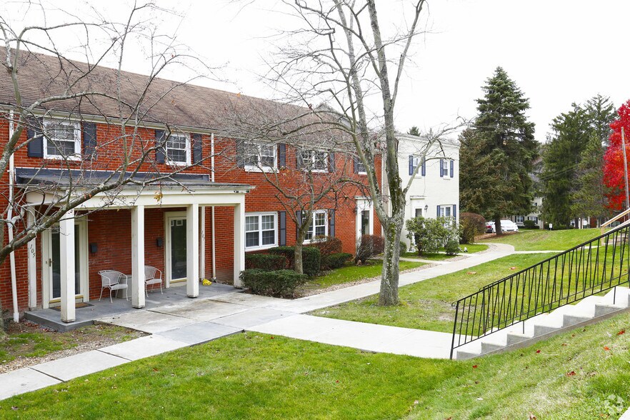 Primary Photo - Rossview Heights Townhomes