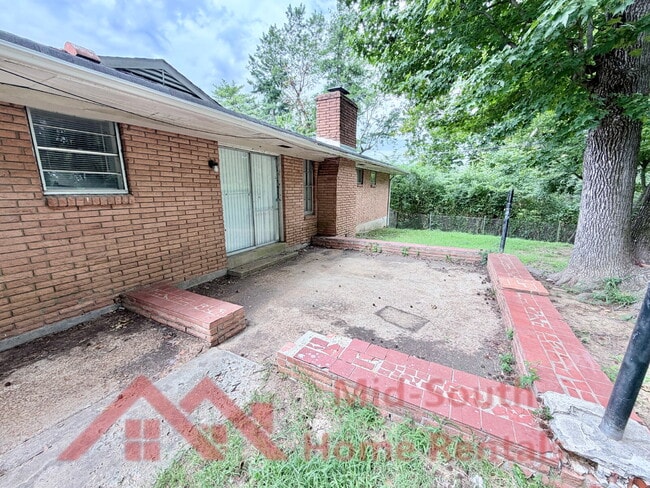 Building Photo - 480 Whiteville Ave
