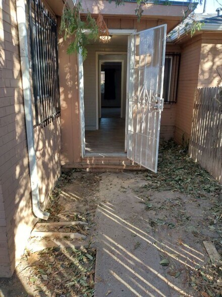 Building Photo - 1527 Uinta St