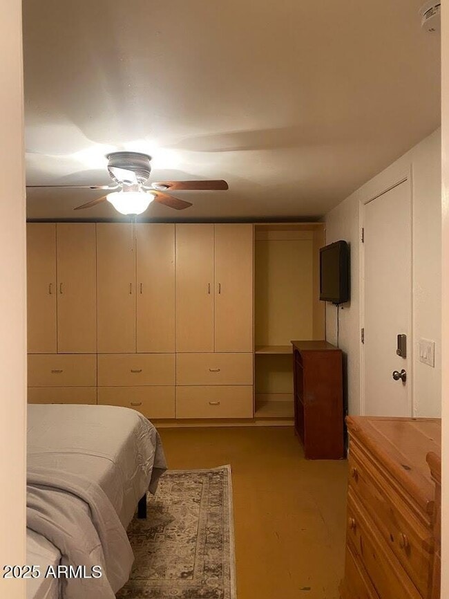 Building Photo - 422 W Eva St