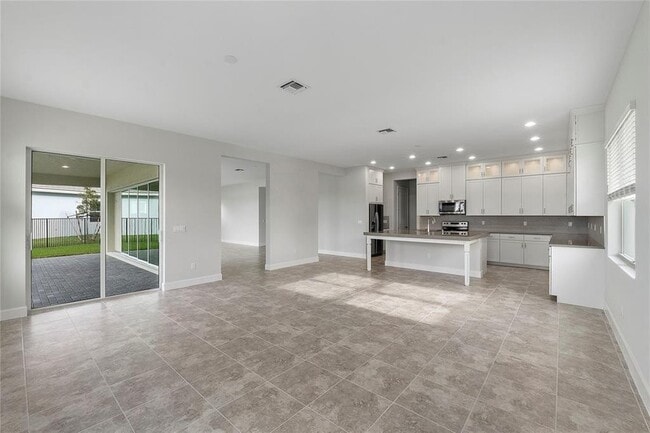 Building Photo - 5206 Liberty Ln