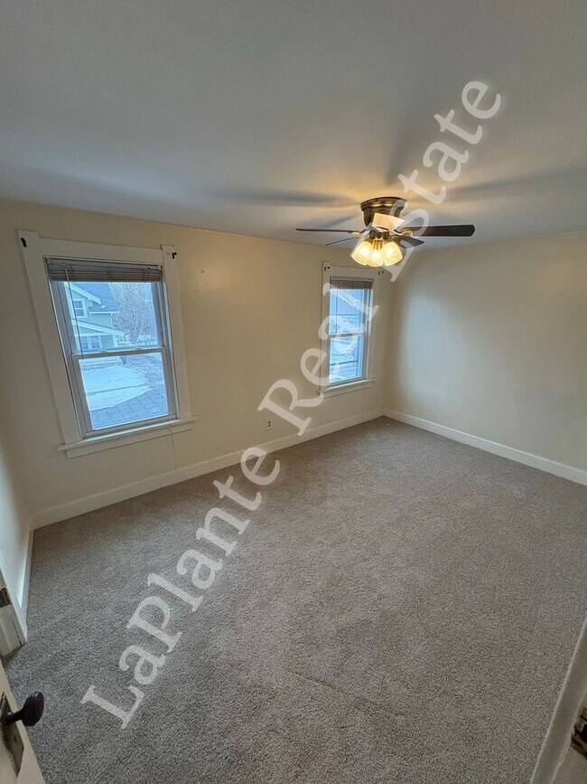 Building Photo - Charming 3-Bedroom Home in Central Toledo – Spacious Layout & Convenient Location