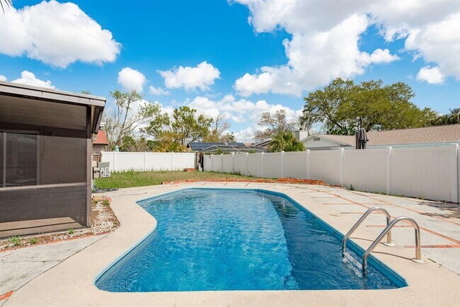 Building Photo - 2977 Palmetto Ct