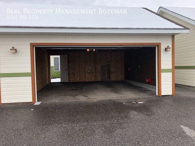 Building Photo - 1112 Longbow Ln