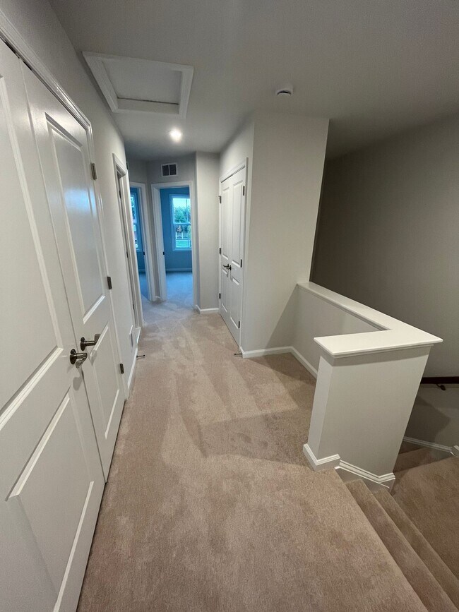 Building Photo - 5981 McComb St