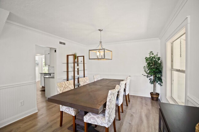 Building Photo - 7447 Hawkins Rd