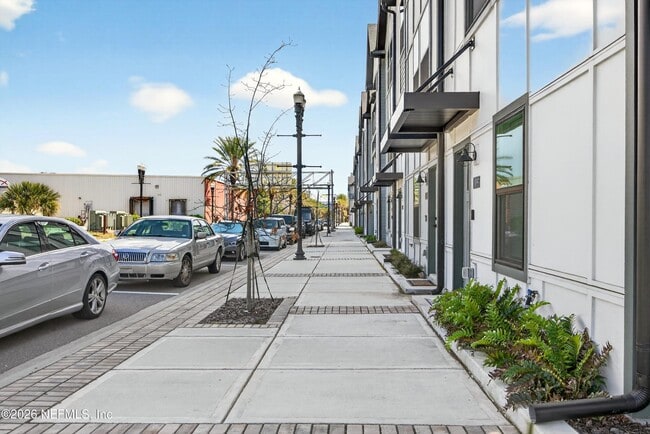 Building Photo - 1093 Farwell St