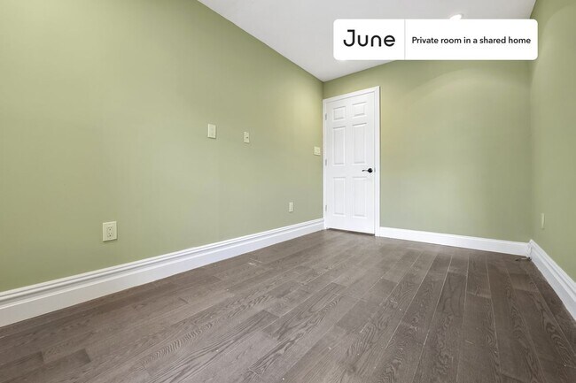 Building Photo - Room in Shared 3 bed/1 bath home