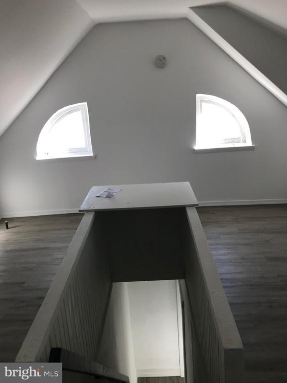 Building Photo - 4832 E Roosevelt Blvd