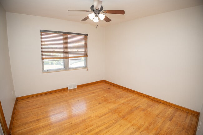 Building Photo - 1706 Stadium Blvd