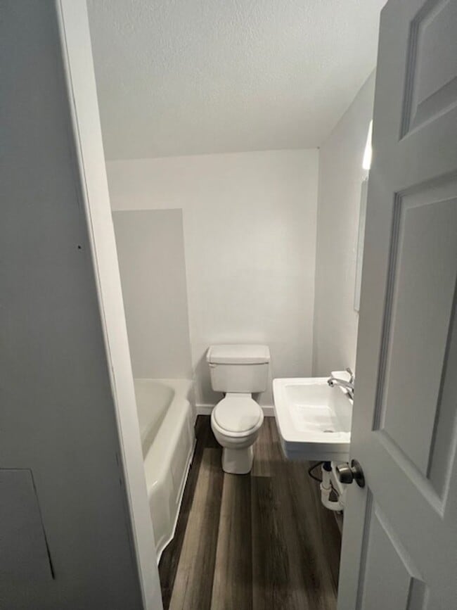 Building Photo - 11 8th St SW