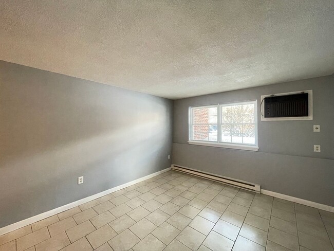 Building Photo - 179 Loudon Rd