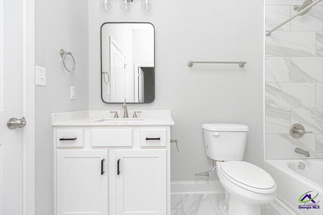 Building Photo - 1009 Northside Dr