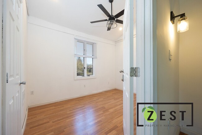 Building Photo - Welcome Home!OPEN HOUSE THURSDAY MAY 1ST 6...