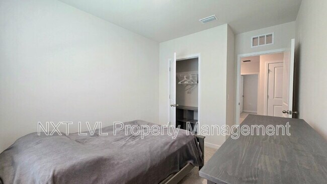 Building Photo - 8369 Everly Preserve Dr