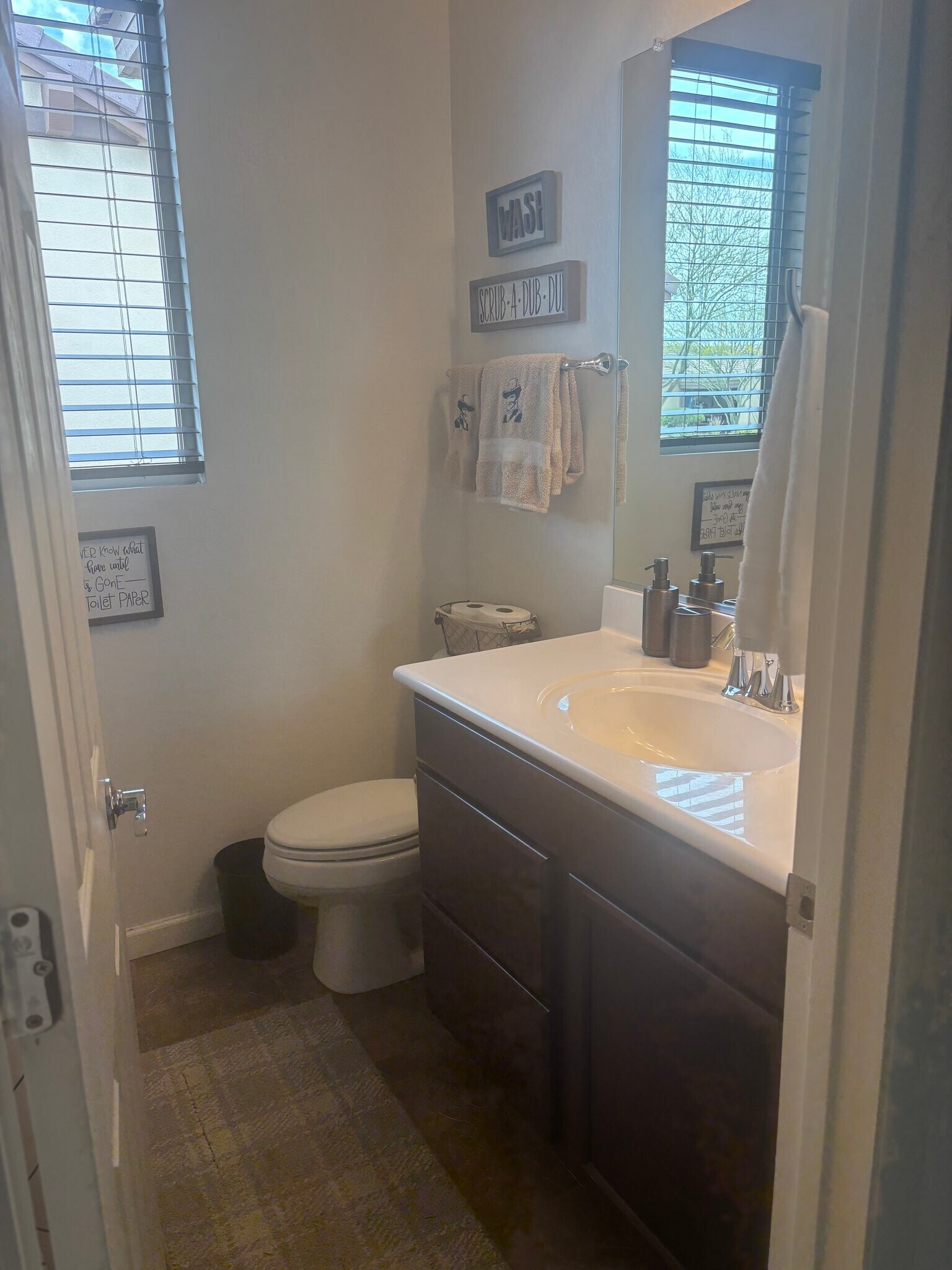 Building Photo - 4468 Covered Wagon Trl