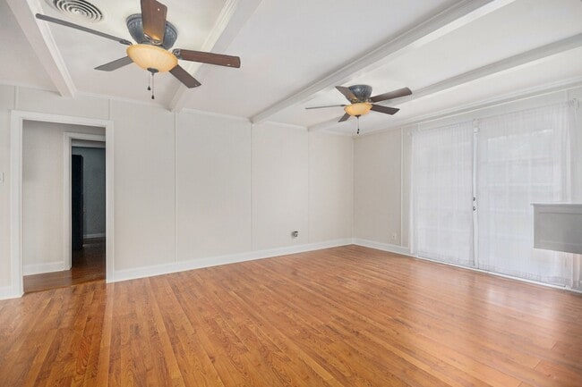 Building Photo - 12847 Memorial Dr
