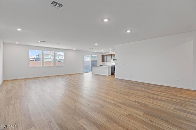 Building Photo - 3055 Magnolia Rnch Ave