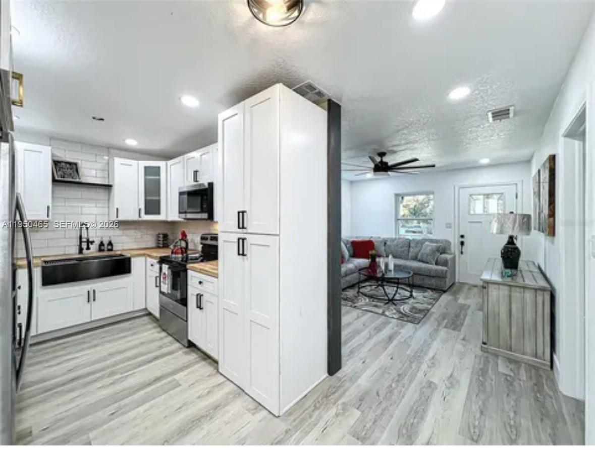 Building Photo - 5345 Avon Ct