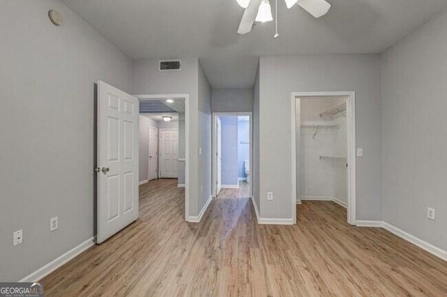 Building Photo - 2700 Pine Tree Rd NE