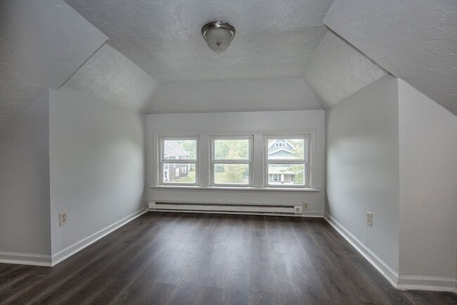 Building Photo - 3333 Desota Ave