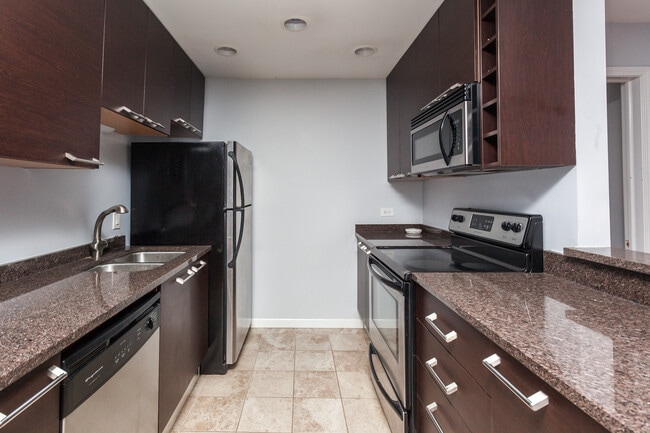 Building Photo - 163 W Division St